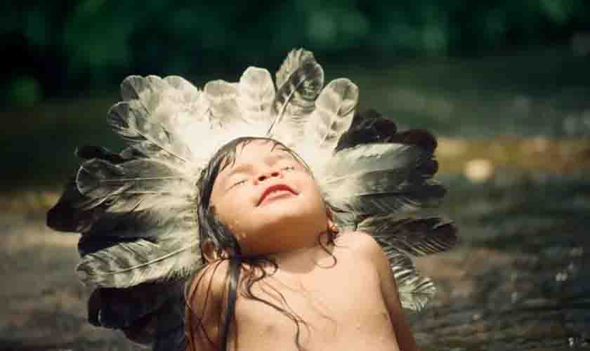 Txai Surui nasceu para iluminar consciências