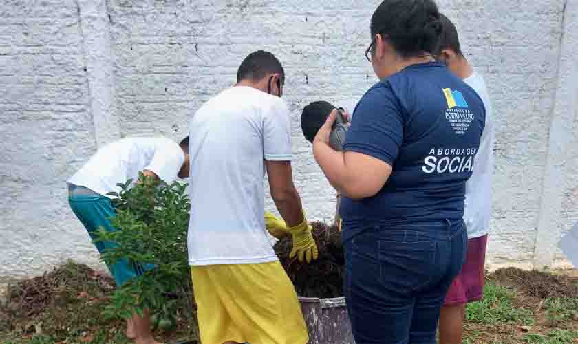Internos de unidade da Capital recebem oficina de compostagem