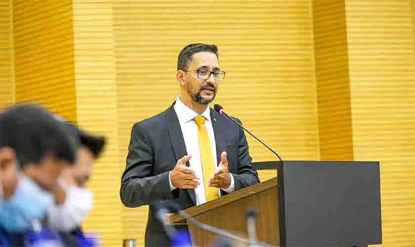 Deputado Anderson Pereira vai fiscalizar empresas que não cumprem Lei de passagem gratuita para pessoas com câncer