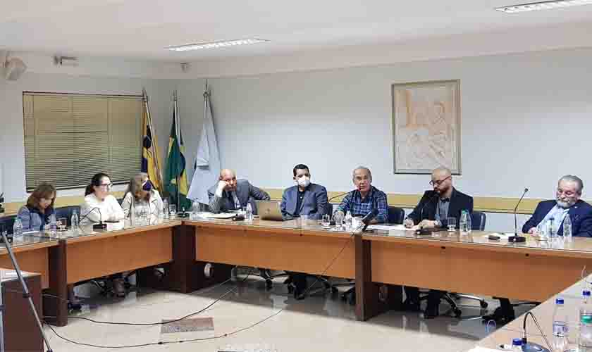Cremero recebe a visita do presidente e diretores do CFM
