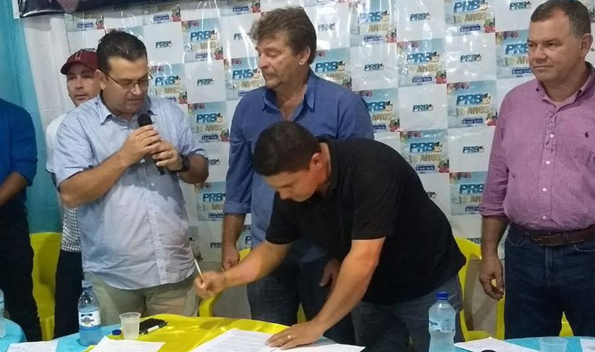 Ezequiel Júnior destina emenda para recuperação de vicinais em Vale do Anari