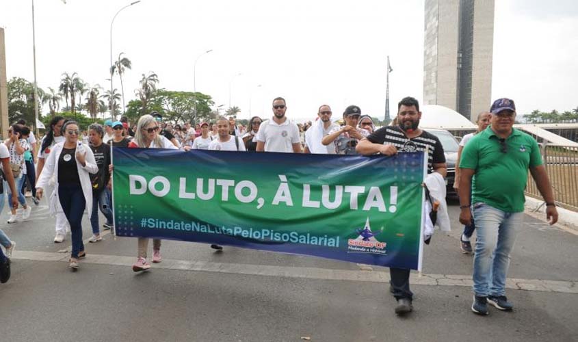 Comissão especial que analisa PEC da Enfermagem tem audiência nesta terça  