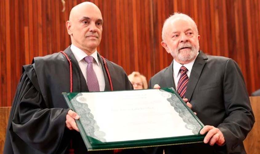 TSE entrega diplomas de presidente e vice-presidente da República a Lula e Alckmin