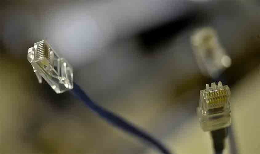 Nove a cada dez brasileiros têm acesso à internet em casa