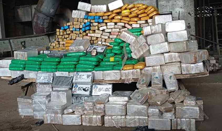 PF incinera quase uma tonelada de drogas apreendidas 