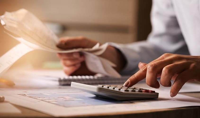 Número De Famílias Brasileiras Endividadas Aumenta Em 3,3%