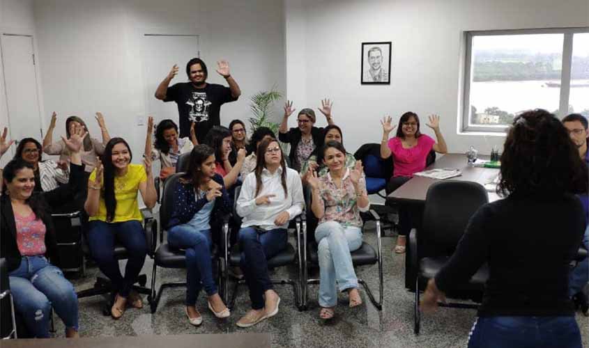 Assessores do deputado Anderson Pereira participam de Curso de Libras para atender deficientes auditivos