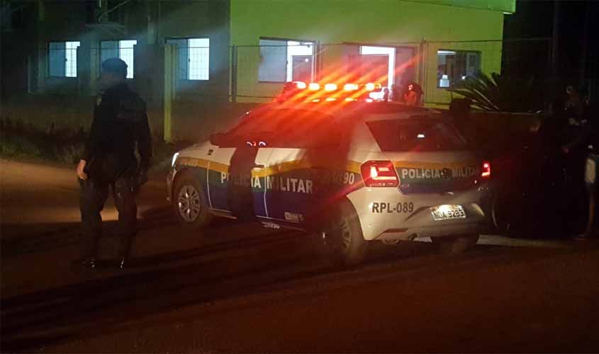 Foi dormir na casa de amigo e acordou sob tapas e socos