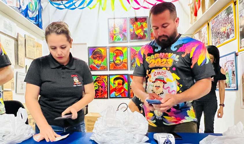 ATENÇÃO FOLIÕES! Camisas da Banda já estão disponíveis para venda e troca do vale-abadá