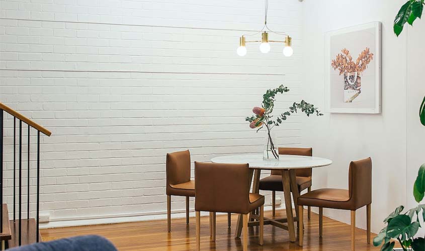 Como decorar as paredes de forma criativa?