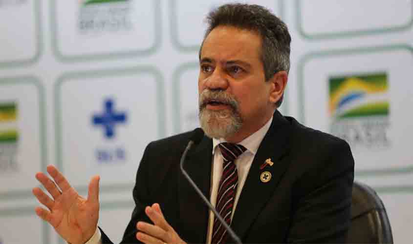 Covid-19: governo federal negocia 168 milhões de doses de vacina