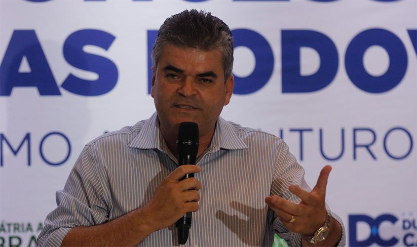 Prefeito de Duque de Caxias está internado com covid-19