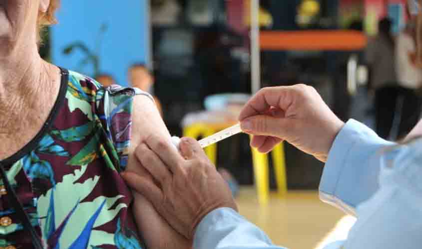 Vacinação de segunda dose em idosos começa nesta quarta-feira