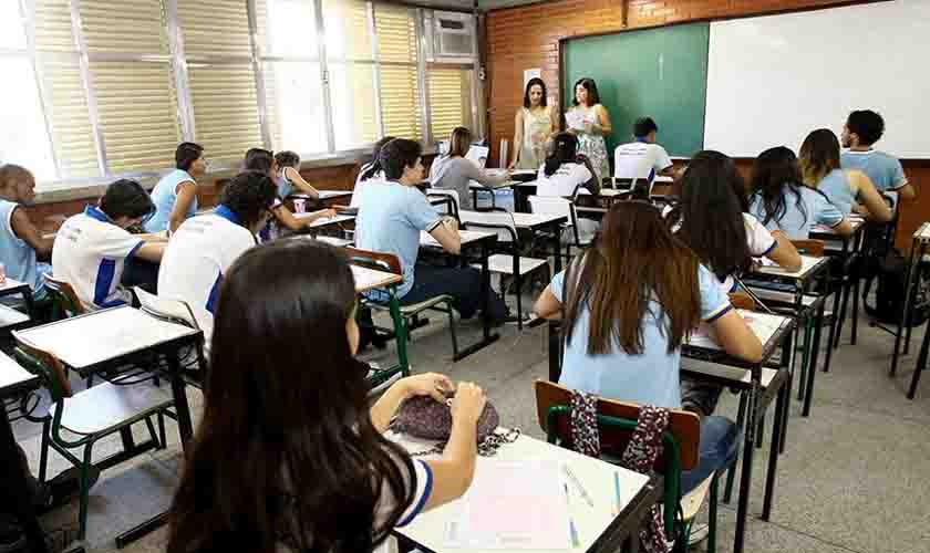 Pagamento do 'passivo do Fundef' ao magistério, aprovado no Senado, já é lei 