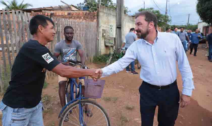 Prefeito Hildon Chaves acompanha obras no bairro Aparecida