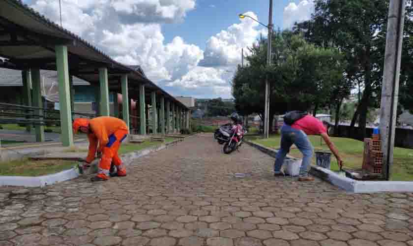 DER promove limpeza de pátios de órgãos públicos em Ouro Preto do Oeste