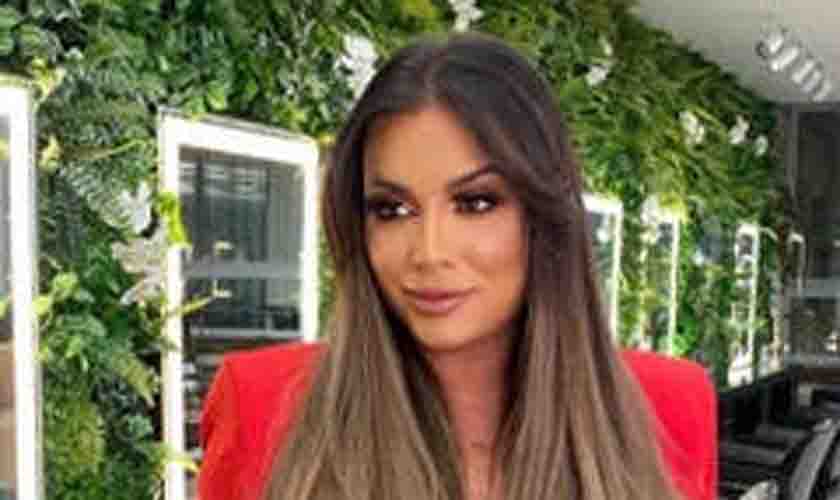 Juju Salimeni faz tratamento personalizado para a saúde capilar