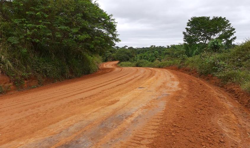 Atendendo o Vale do Jamari, DER executa serviços de manutenção na RO-144