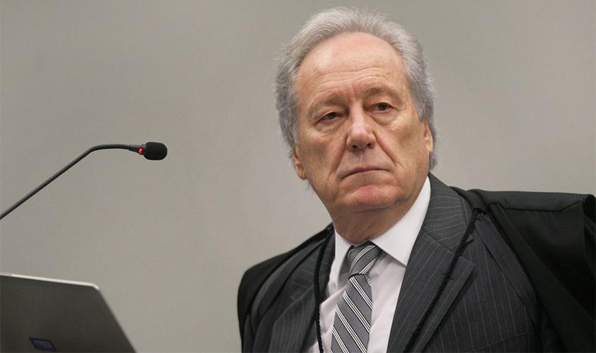 STF: Lewandowski autoriza divulgação de exames de Bolsonaro