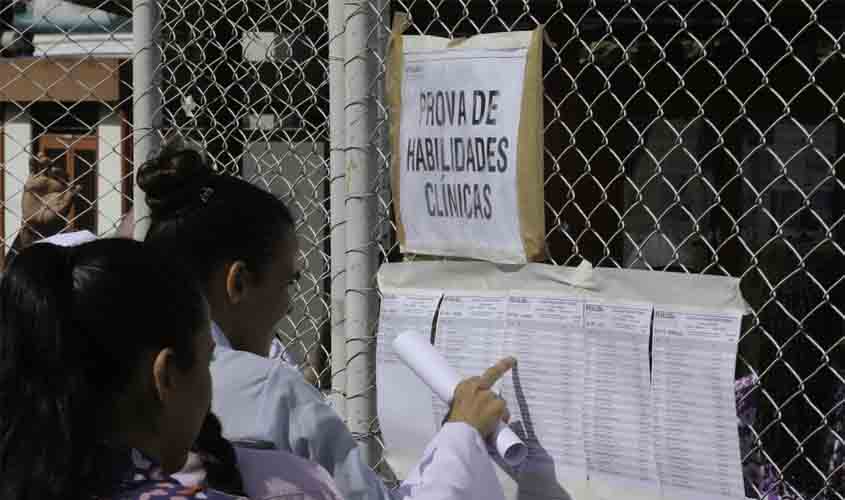 POLÊMICA: ESTADO AUTORIZA CONTRATAR MÉDICOS SEM O REVALIDA