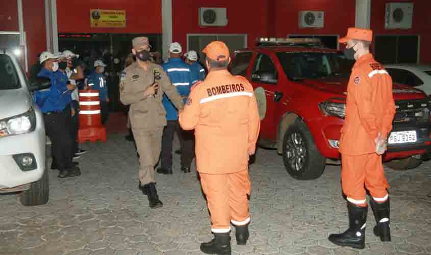 Na 9ª noite da 'Operação Prevenção', agentes fiscalizadores reforçam para a população determinações do decreto em vigor