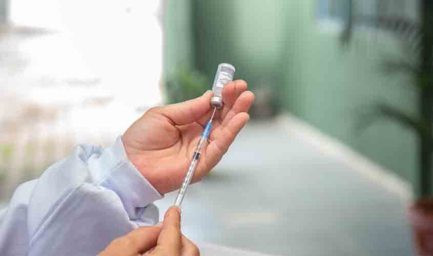 Pessoas que perderam a data da segunda dose podem se vacinar nesta sexta-feira