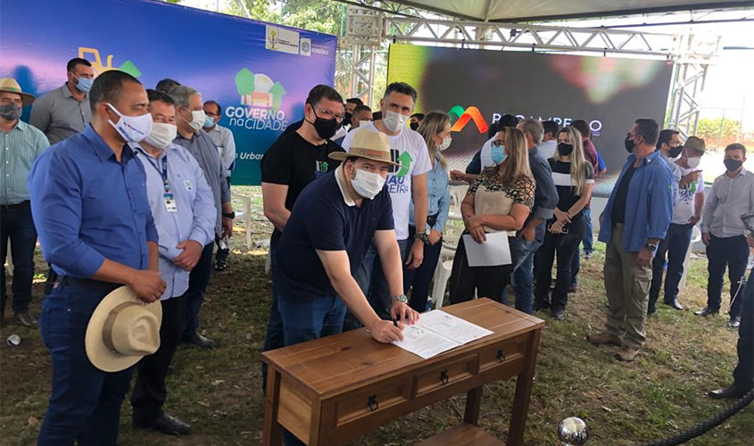 Presidente Alex Redano participa do lançamento do Tchau Poeira em Pimenta Bueno