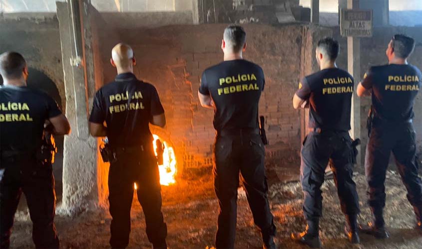 PF incinera mais de uma tonelada de drogas apreendida na fronteira de Rondônia