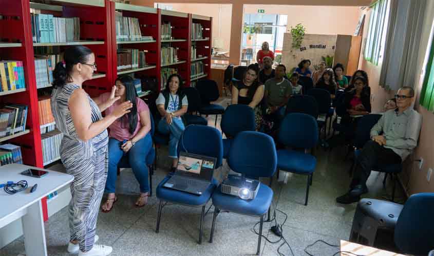 Biblioteca Viveiro das Letras promove palestra em homenagem ao Dia Mundial da Língua Portuguesa