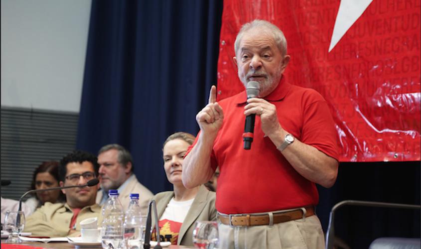 Defesa de Lula diz que conversas de Moro demonstram sua suspeição