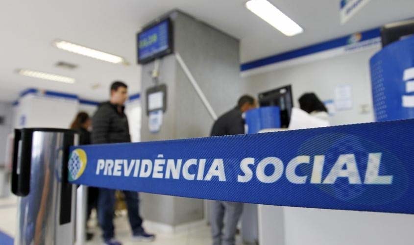 Relator suaviza regra de transição para serviço público e INSS