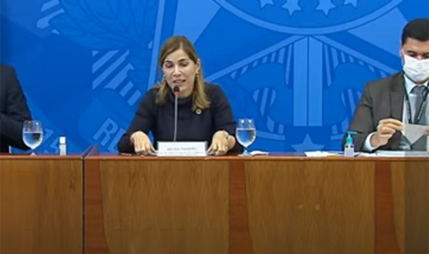 Ministério da Saúde apresenta dados sobre contratação de profissionais de saúde e lança campanha de doação de sangue