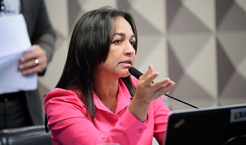 Anderson Torres e Mauro Cid estão entre os primeiros convocados pela CPMI