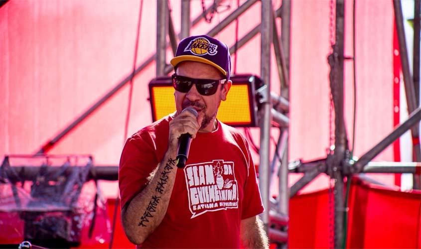 Emerson Alcalde fortalece cena do slam na capital