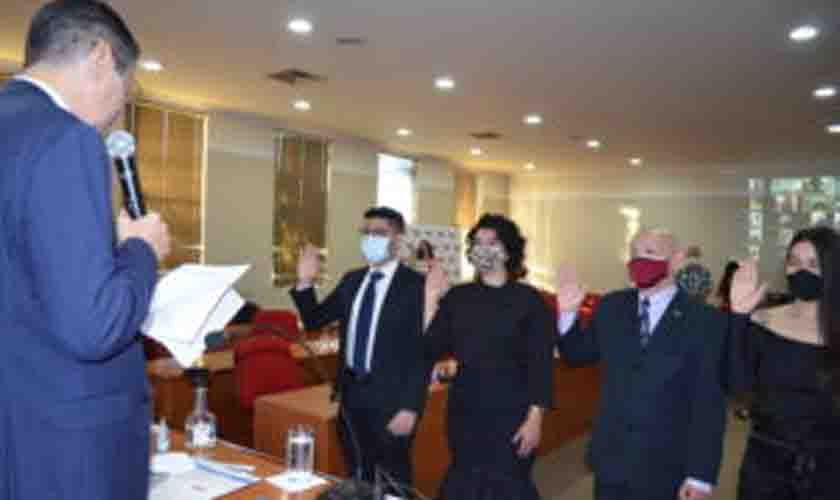 Elton Assis destaca essencialidade da advocacia em cerimônia de entrega de credenciais