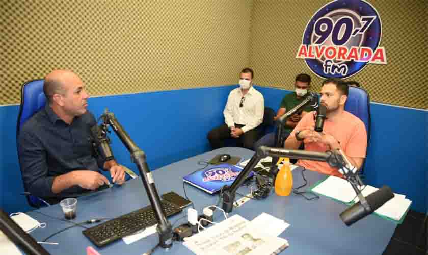 Em entrevista na rádio, Ismael Crispin explica como agentes de segurança podem comprar armas sem ICMS