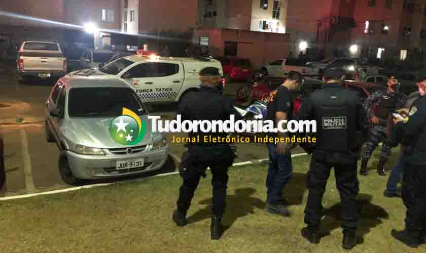 Jovem é executado a tiros e suspeitos são detidos com duas pistolas