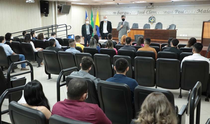 Mais 26 candidatos aprovados no concurso do TJRO tomam posse