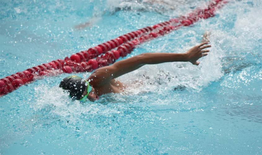 Torneio de natação encerra semestre do Construindo Campeões