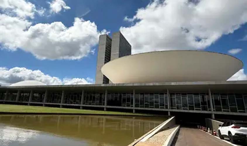 Congresso libera parlamentares para home office antes do recesso