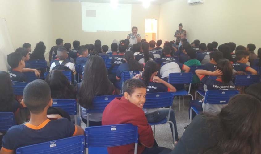 Campanha de prevenção tem ação educativa na escola Jânio Quadros