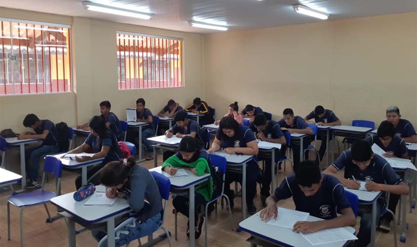 Simulado aplicado nas escolas da rede estadual de Rondônia prepara alunos para o Saeb e Enem