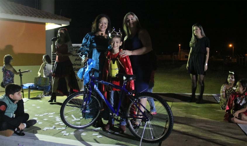 Famílias participam de grande festa cultural na escola municipal Felipe Rocha