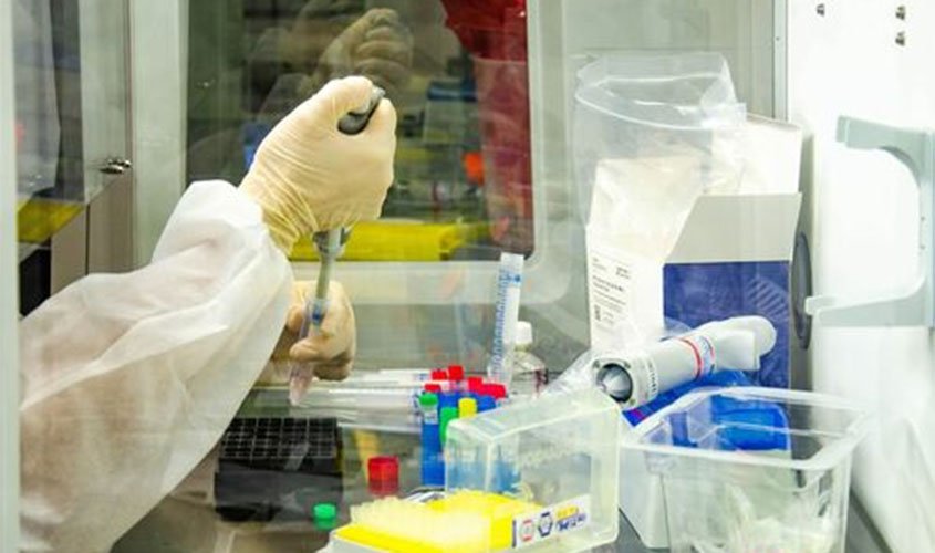 Idosos de até 69 anos vão participar dos testes da vacina de Oxford, no Brasil