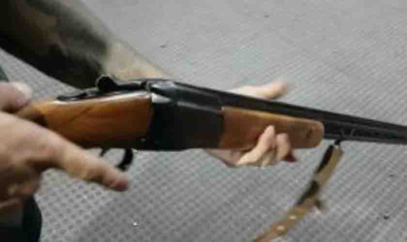 Duas pessoas são presas por porte irregular de arma de fogo