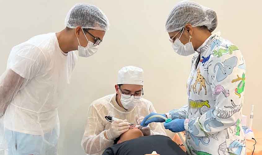 UNINASSAU leva atendimento odontológico gratuito à comunidade