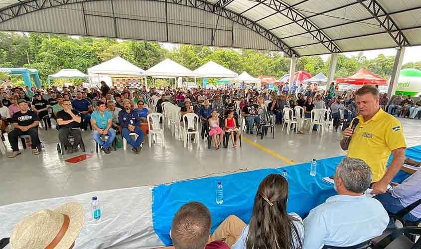Luizinho Goebel participa do 1º Encontro dos Produtores Rurais de Chupinguaia