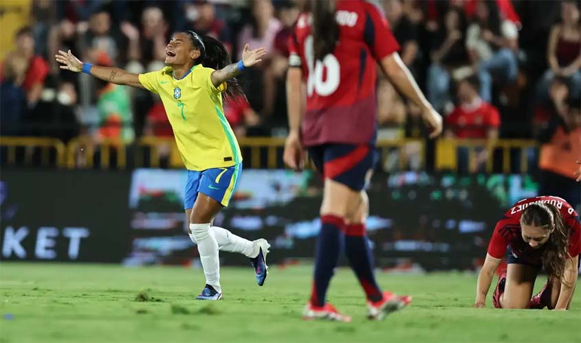 Câmara aprova medidas para fortalecer futebol feminino