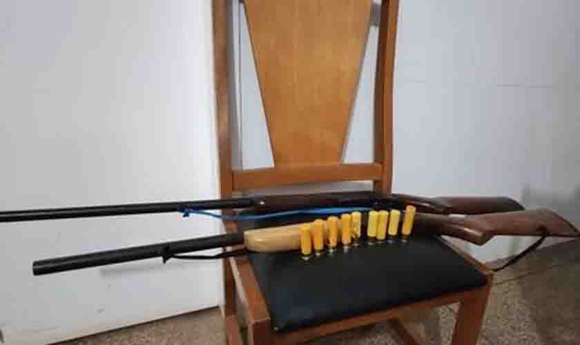 Em barreira policial, a PMRO apreende armas