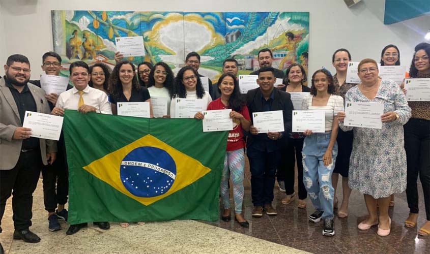 Concluídas oficinas e iniciados dois cursos na Escola do Legislativo   